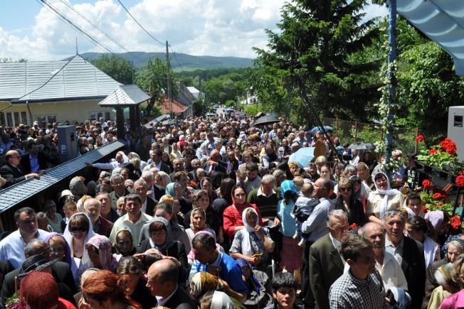 Credincioși la sfințire
